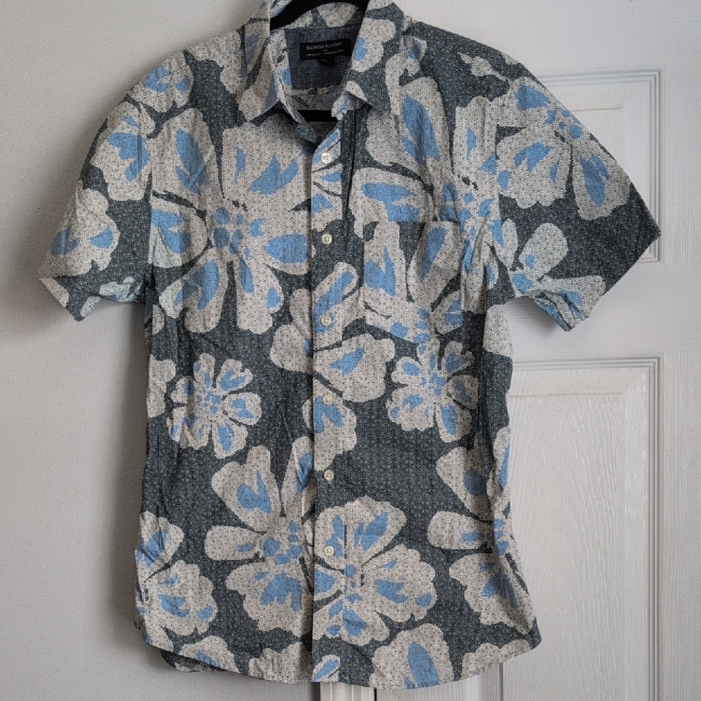 Banana Republic Men's Casual Shirt - Blue and Gray Floral